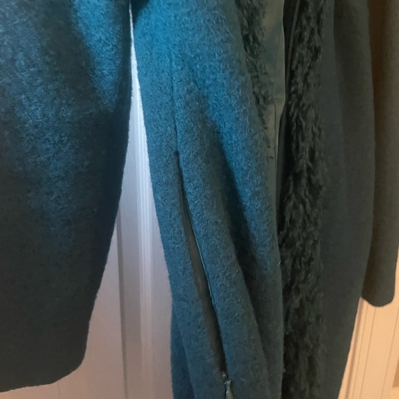 Elegant Teal wool trimmed coat - Picture 3 of 6